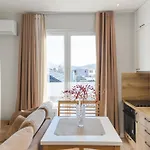 D&e Cozy * Tirana